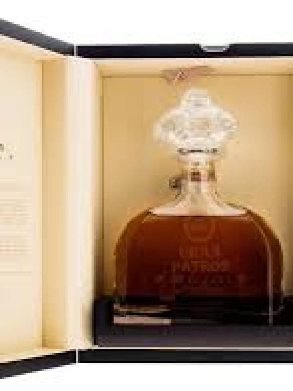 Gran Patrón Tequila BURDEOS Añejo 100% de Agave 40% Vol. 0,7l u drvenoj poklon kutiji 2858