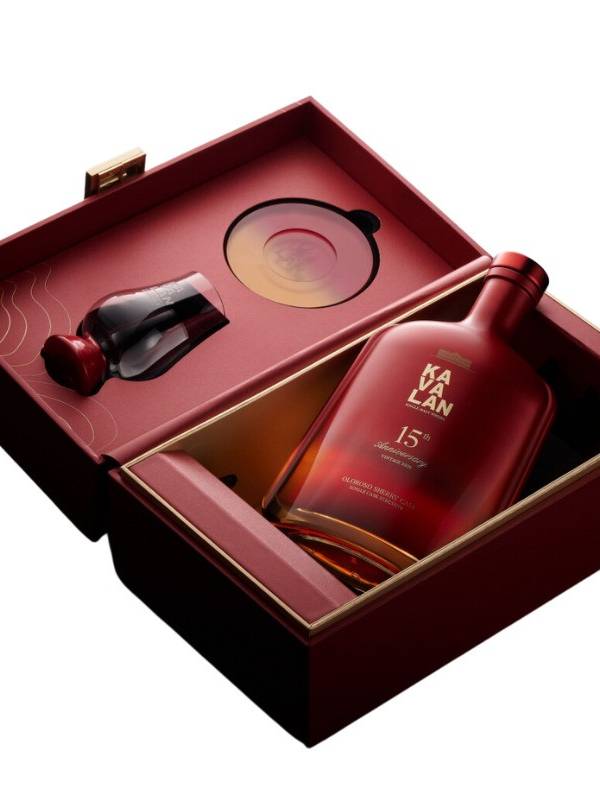 Kavalan 15th ANNIVERSARY OLOROSO CASK Single Malt 2009 57,1% Vol. 0,7l u poklon kutiji sa čašom i podmetačem 2717